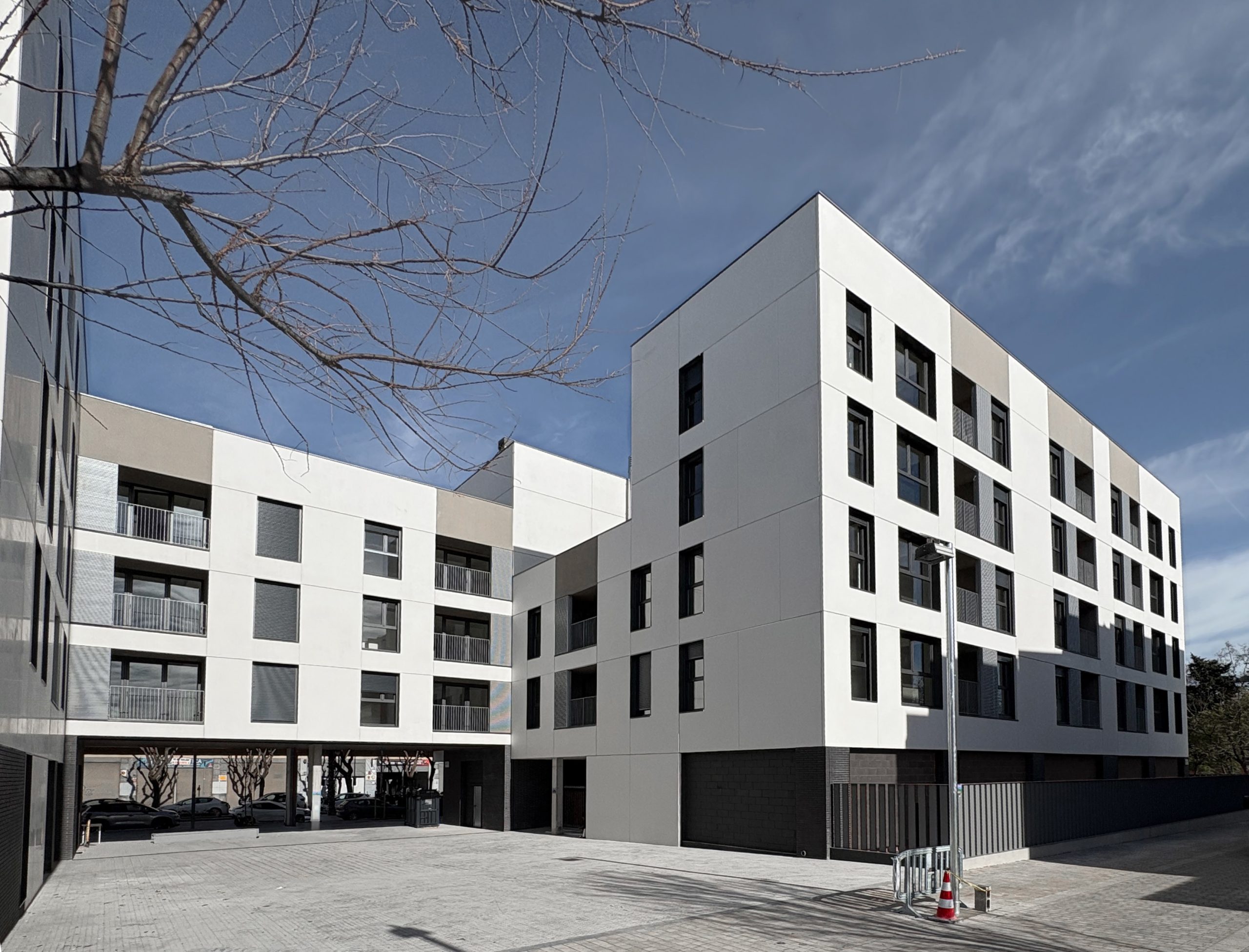 Conjunt de 101 habitatges de lloguer accessible, estable i cooperatiu al Prat de Llobregat 